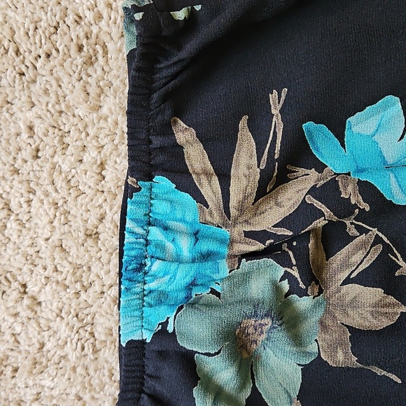 Alfred Dunner Floral Black and Blue Women's Skirt, Size 16 - Picture 8 of 8